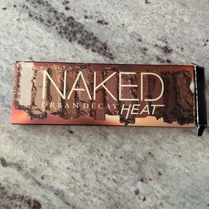 🆕 Urban Decay Naked Heat Eyeshadow Palette